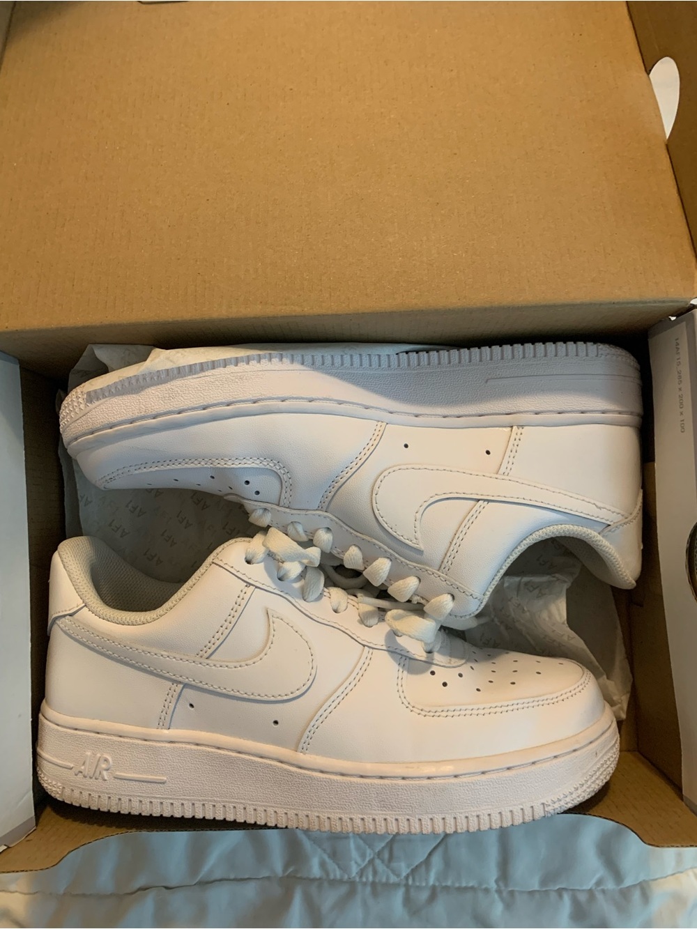 Nike WMNS Air Force 1 '07 White - Picture 3 of 10